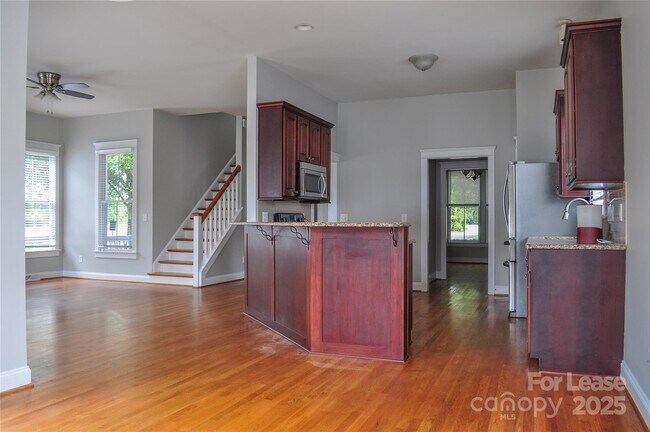 Building Photo - 3010 Colonel Springs Way