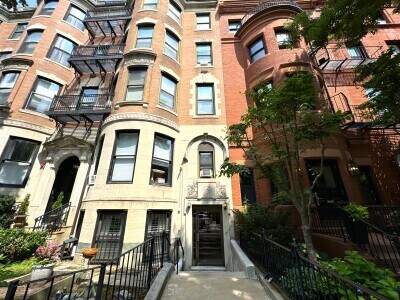 Building Photo - 482 Beacon St