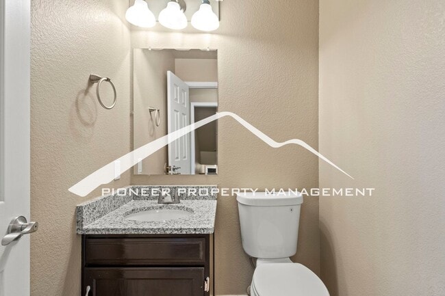 Building Photo - 3020 Mirage Dr