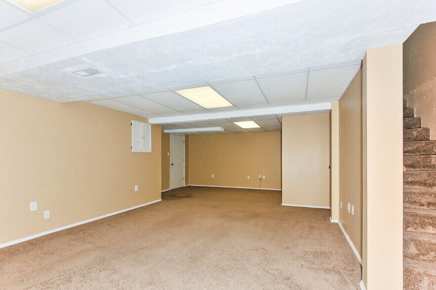 Building Photo - 14480 Williamsburg Manor Dr