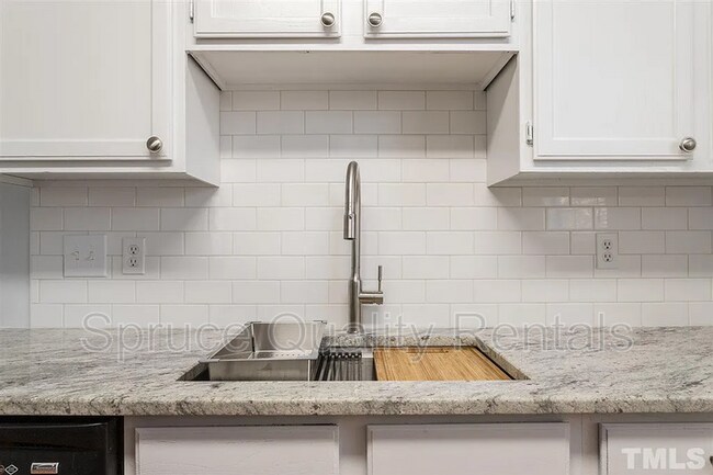 Building Photo - 54 S Engels Cir