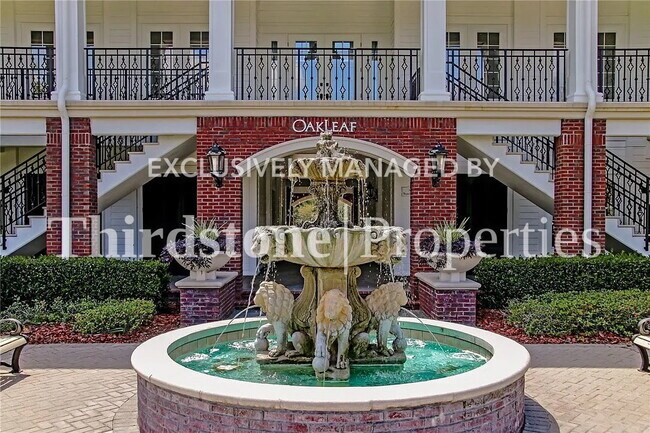 Building Photo - 433 Running Wds St