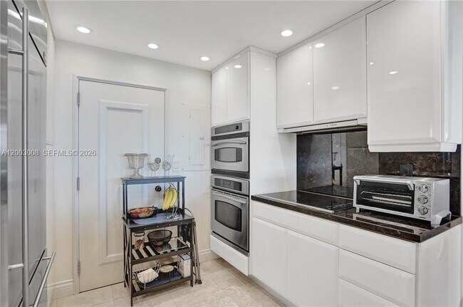 Building Photo - 11113 Biscayne Blvd