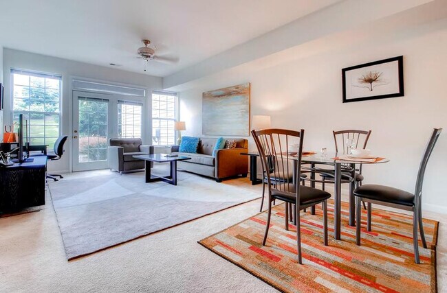 Building Photo - 3204 Ravens Crest Dr