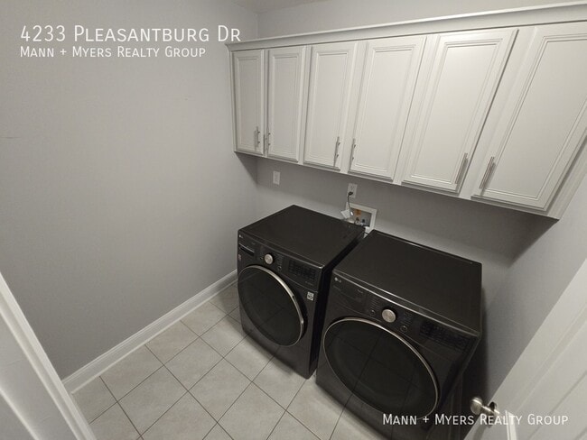 Building Photo - 4233 Pleasantburg Dr