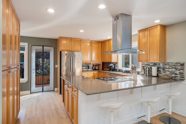 Building Photo - 4224 Francis Ave N