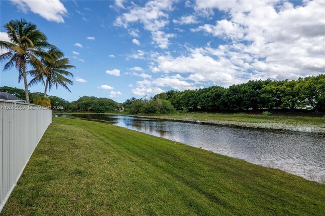 Building Photo - 849 Crestview Cir