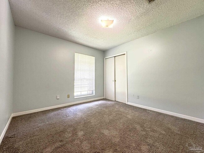 Building Photo - 4168 Danamar Dr