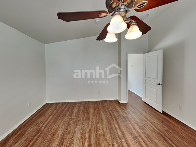 Building Photo - 1811 W Desert Canyon Dr