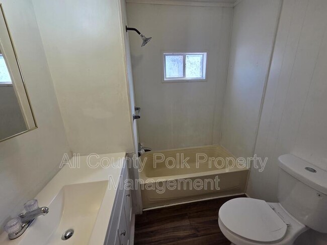 Building Photo - 2735 W 10th St