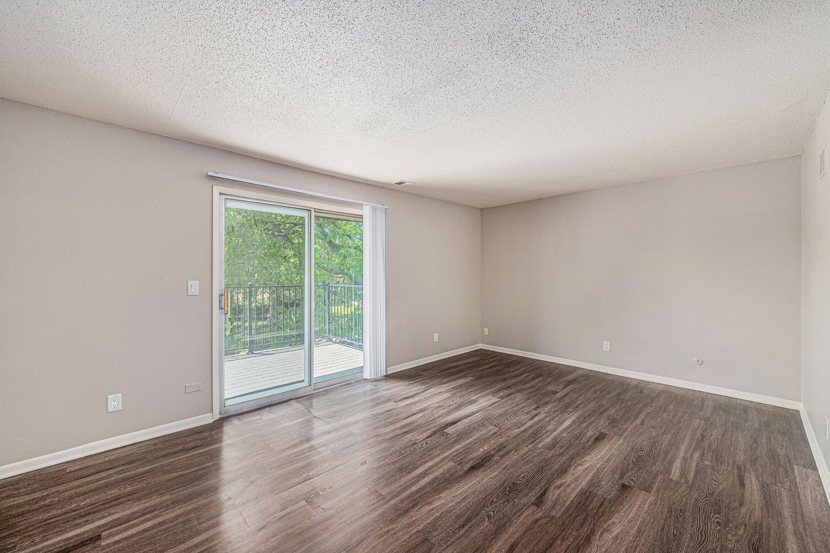 Interior Photo - Crysler Plaza East