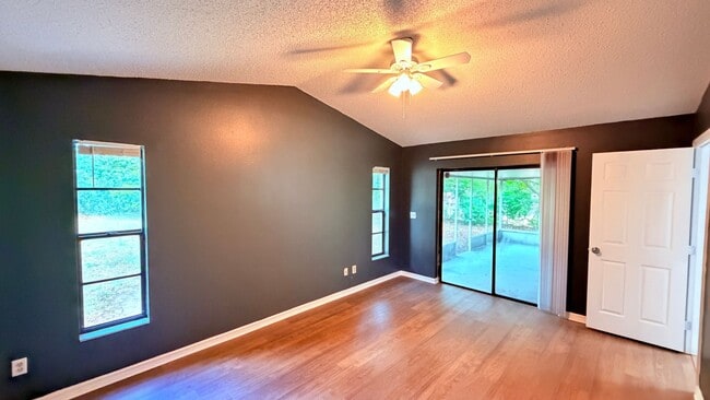 Building Photo - Pet-Friendly 3BR Home with Spacious Yard – No HOA!