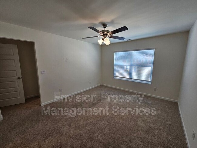 Building Photo - 611 Dairy Dr