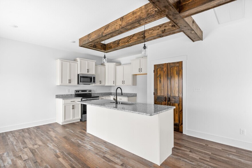 Building Photo - 602 Eva Dr