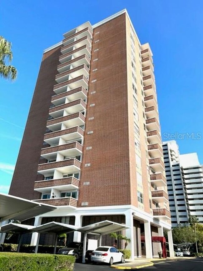 Building Photo - Spectacular Bayshore Views