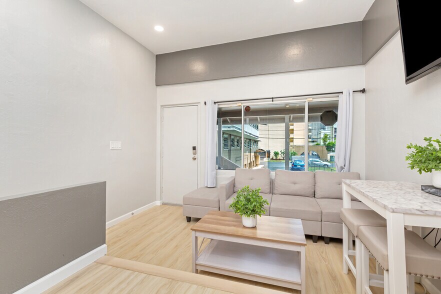 Building Photo - 1508 Kewalo St