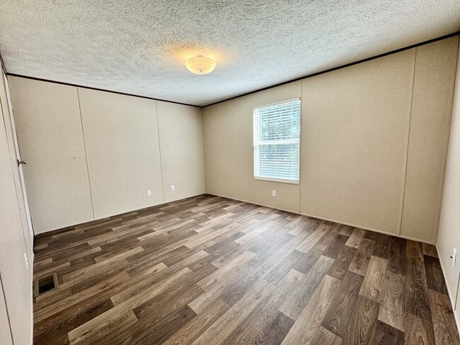Building Photo - 100 Blissful Ct