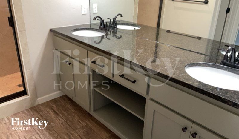 Building Photo - 16716 Doyle Dr