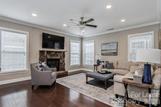 Building Photo - 10524 Royal Winchester Dr