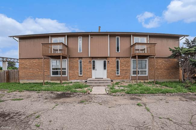 Building Photo - 2 br, 1 bath 4plex - 4215 Loomis Avenue C