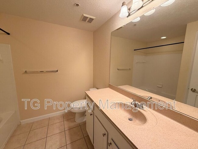 Building Photo - 10075 Gate Pkwy N