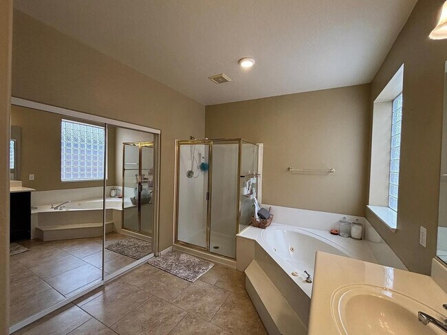 Building Photo - 3136 E Brookwood Ct