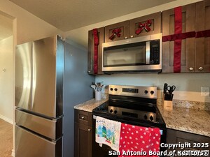 Building Photo - 2708 Golf Dr