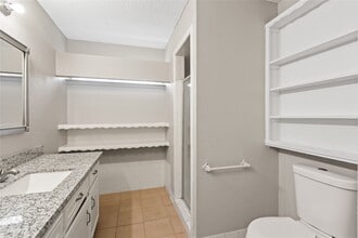 Building Photo - 15911 Mill Point Dr