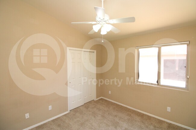 Building Photo - 579 W Tara Danette Dr