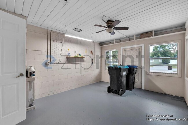 Building Photo - 803 Ellendale Dr