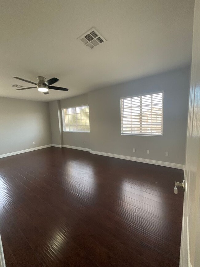 Building Photo - Nice 4br home, with 4th bedroom larger then the average, 3cg.