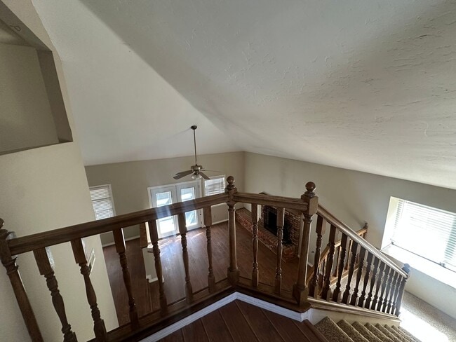 Building Photo - Elegant 4-Bedroom, 3-Bath Home in Prime Cul-de-Sac Location