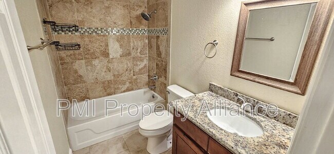 Building Photo - 703 Sunbury Ct