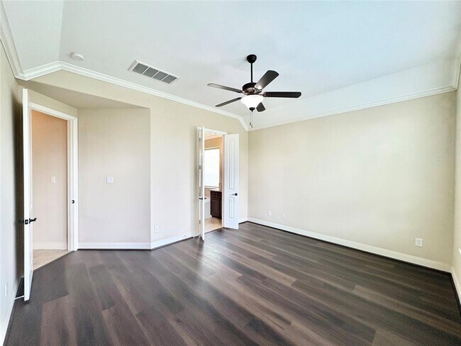 Building Photo - 21346 Huron Bend Dr