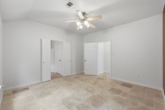 Building Photo - 1004 Oak Glen Dr