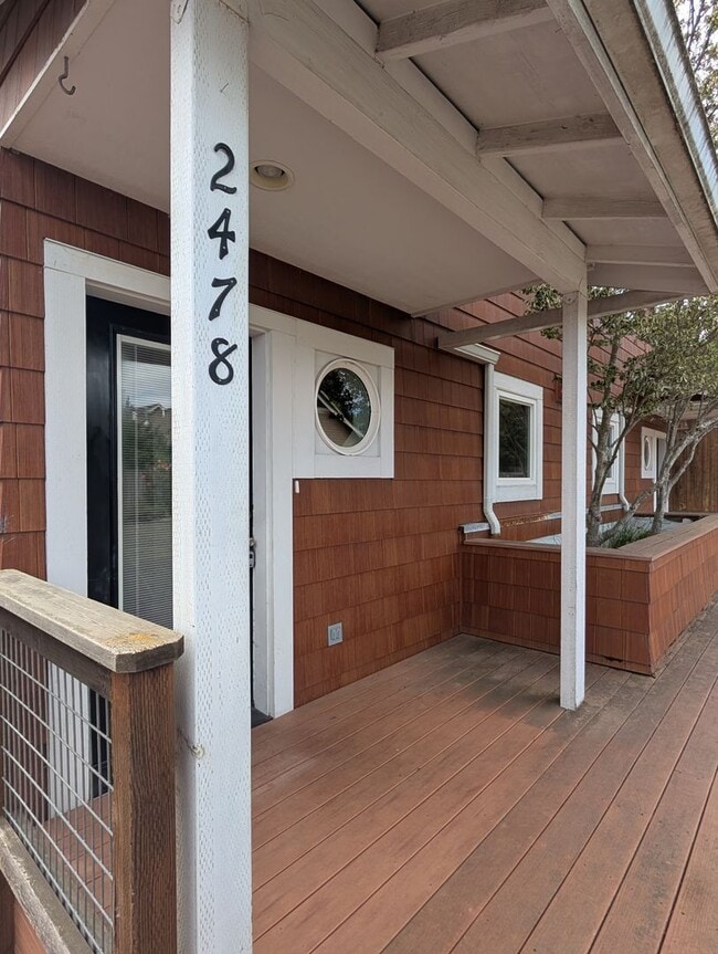 Building Photo - Beautiful 2-Bedroom, 2.5-Bath Condo Near A...