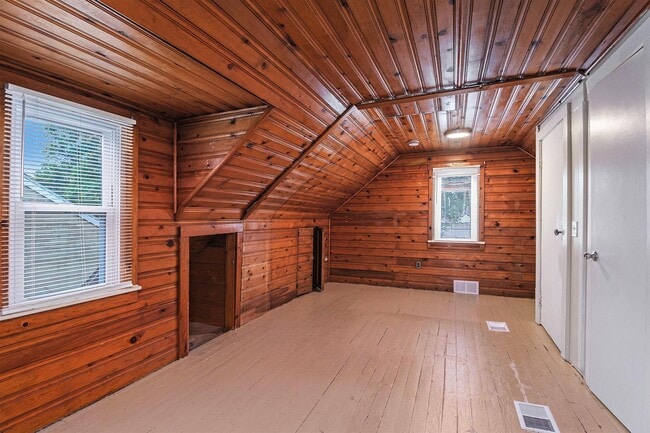 Building Photo - 23739 Cayuga Ave