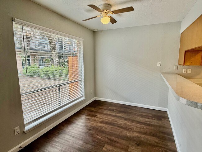 Building Photo - 936 Heights Blvd