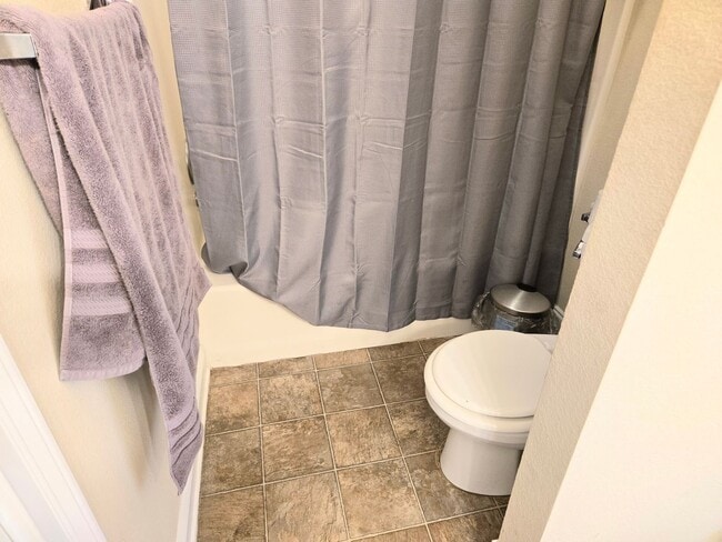 Building Photo - Eagles Landing 4 Bedroom/4 Bath condo Available for Fall 2026!!