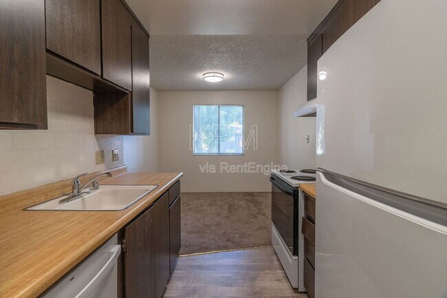 Building Photo - 4332 Pacific Ave