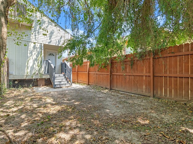 Building Photo - 2516 N Roman St