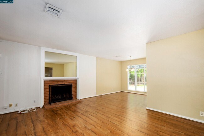 Building Photo - 378 Verona Ave