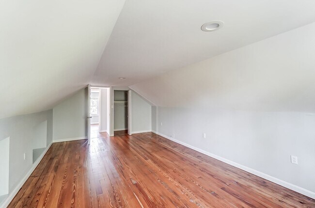 Building Photo - 3627 Zinsle Ave
