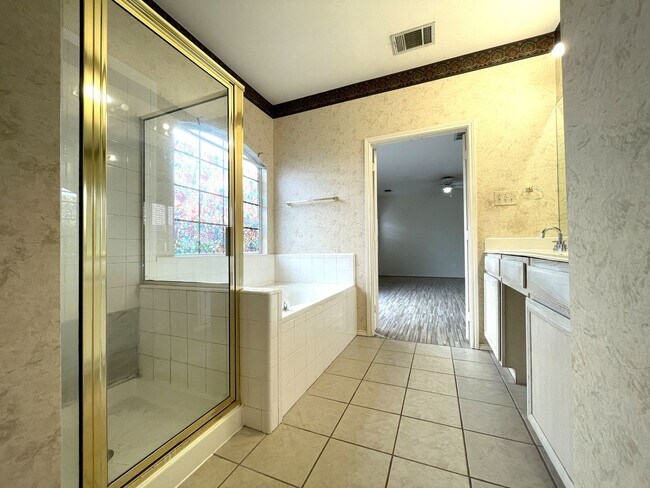 Building Photo - House for Lease in West Plano