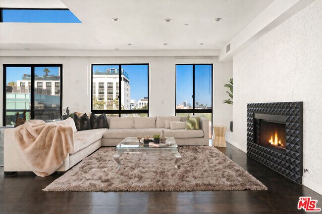 Building Photo - 121 Canon Dr