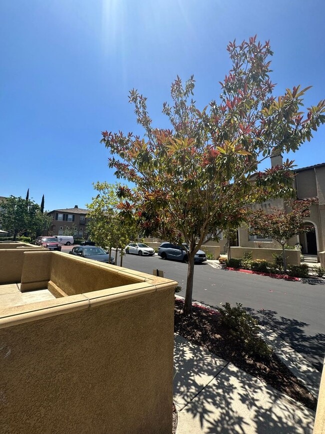Building Photo - Stunning 3-Bedroom, 2.5-Bath Townhome in the Heart of Torrey Highlands – A Must-See!