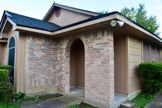 Building Photo - 15511 Scenic Haven Dr