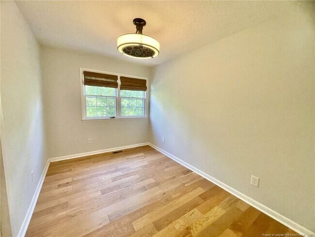 Building Photo - 2309 Village Dr