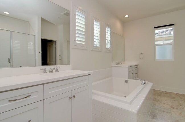 Building Photo - Gated 2017-Build Single Family Home for Re...
