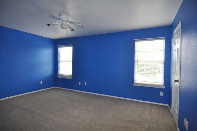 Building Photo - Traditional 5-3-2 in the heart of Roanoke!